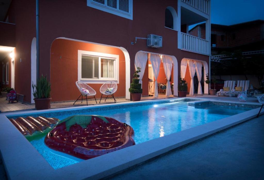 Villa J&J Apartments Residence With Swimming Pool Podstrana Exterior photo