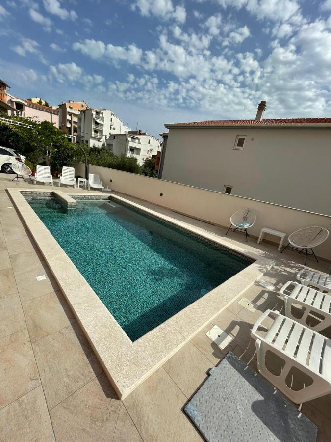 Villa J&J Apartments Residence With Swimming Pool Podstrana Exterior photo